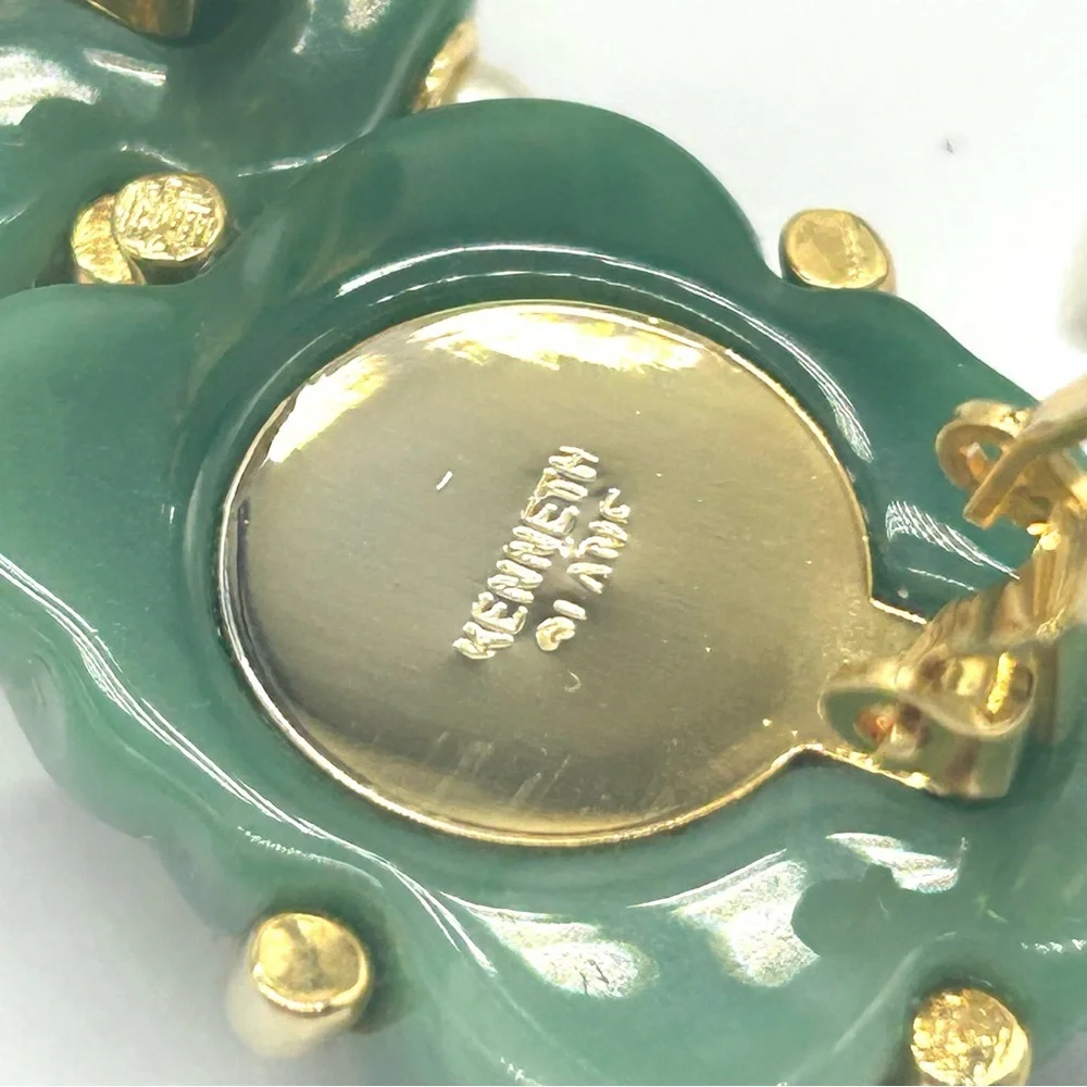 Kenneth Jay Lane KJL Vintage Jade Green Shell Earrings Rare! - Picture 6 of 6